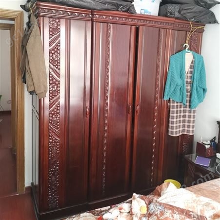 宝山区红木衣柜回收/宝山区收购红木家具